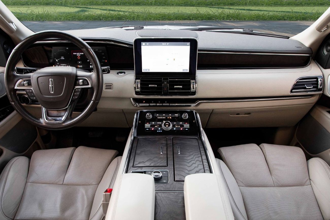 Lincoln Navigator Retractable Running Boards | 2,448 P.M  | 0% Downpayment | Pristine!