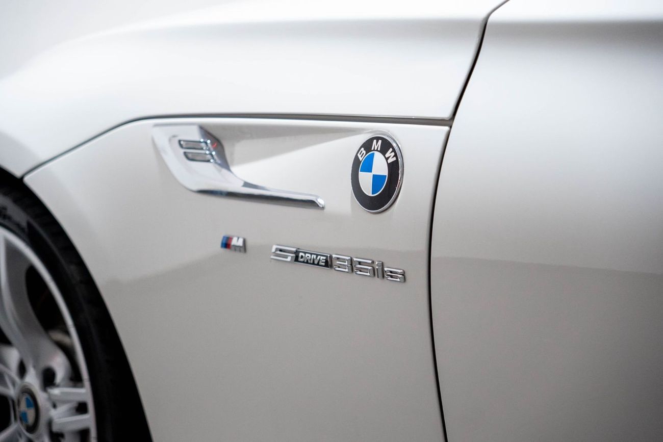 BMW Z4 M 2015 BMW Z4 SDrive35is M-Sport / Full-Service History