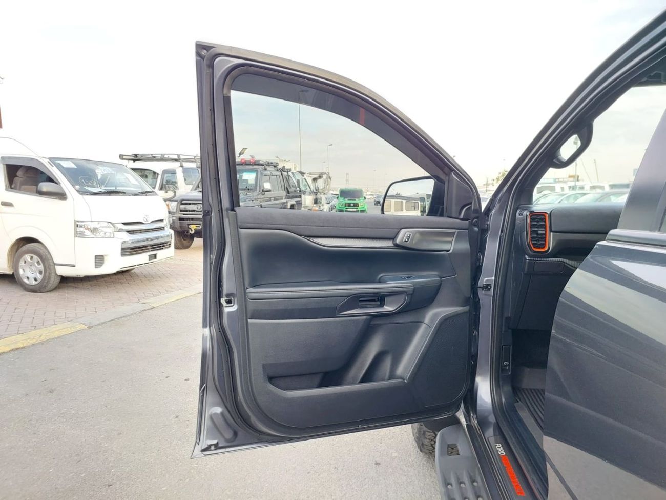 فورد رينجر رابتور FORD RANGER RAPTOR PICKUP RHD 2024 MODEL 3.0 L PETROL AUTOMATIC(PM62645)