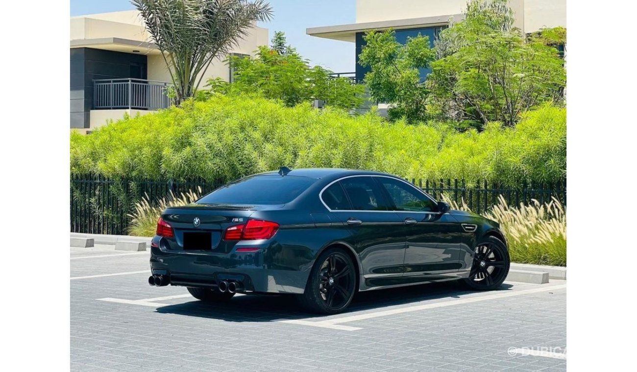 بي أم دبليو M5 || Original Paint || Sunroof || GCC || Immaculate Condition