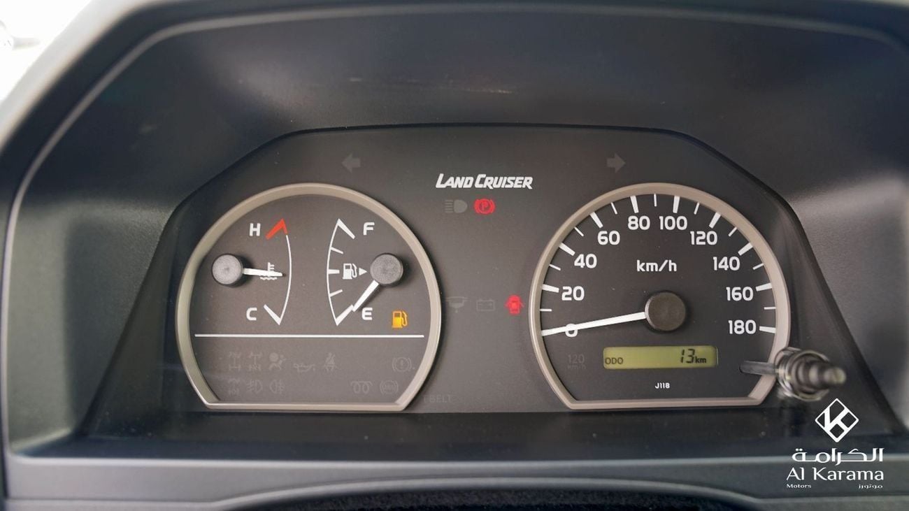 Toyota Land Cruiser 70 Toyota Land Cruiser  76 Hardtop | 4.2L Diesel | Manual 4WD Drive | Diff Lock | 5 Door | 9+ Seating