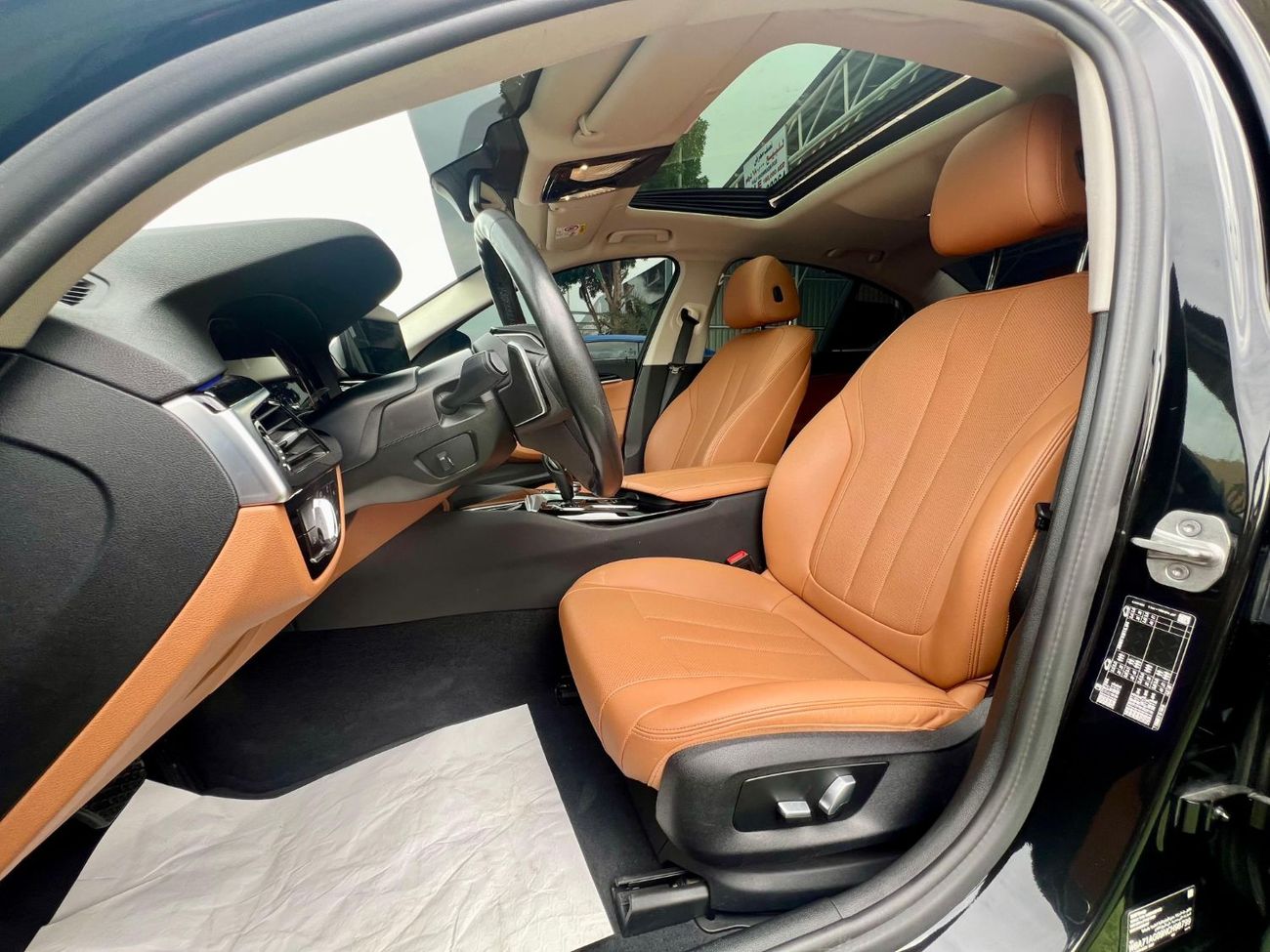 BMW 520i M Sport Comfort 2.0L fast owner under warranty egancy original condition free accedant no paint agac