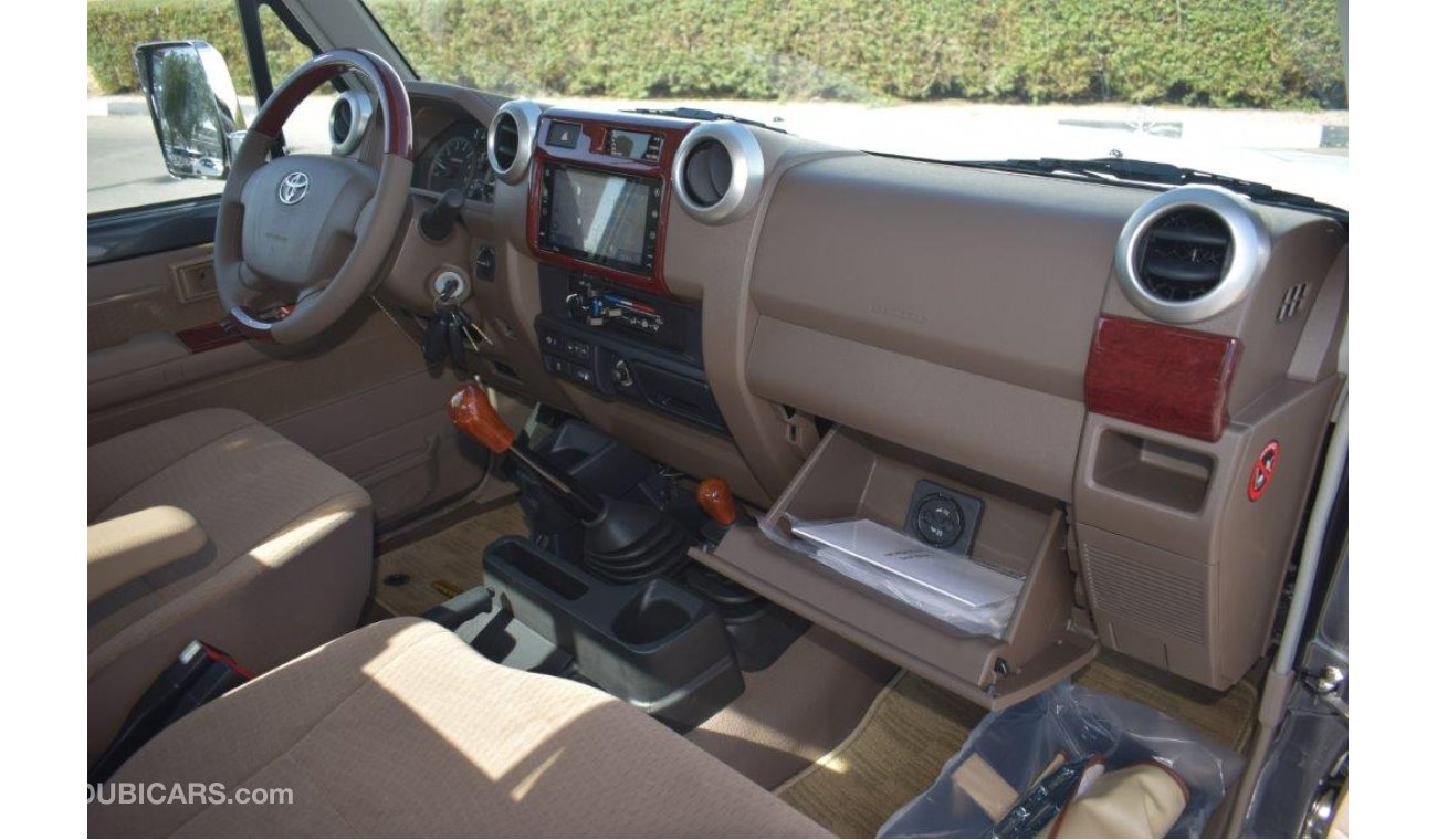 تويوتا لاند كروزر بيك آب 79 SINGLE CAB LX-G  V6 4.0L PETROL 4WD MANUAL TRANSMISSION