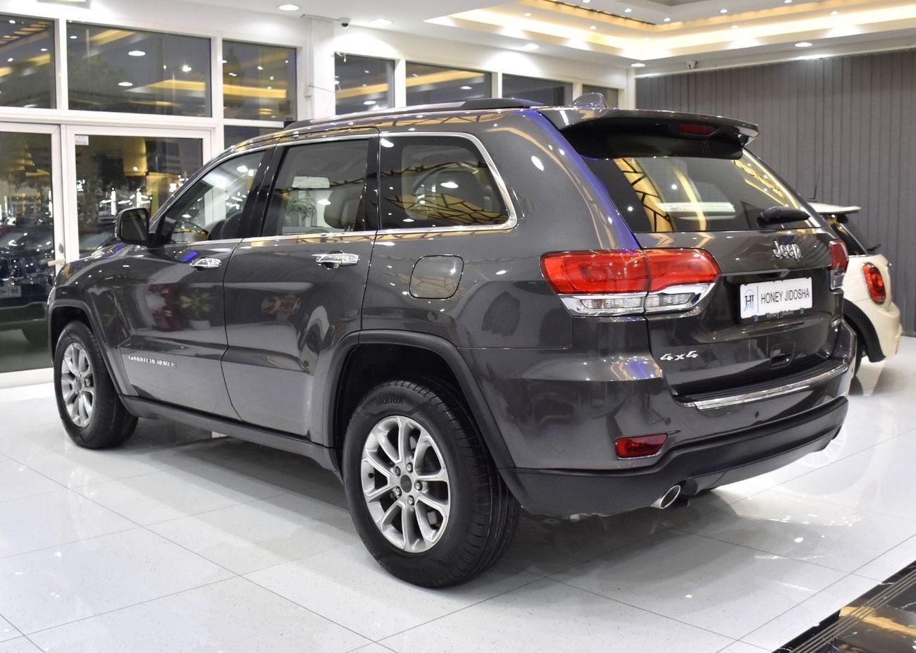 جيب جراند شيروكي EXCELLENT DEAL for our Jeep Grand Cherokee Limited 4WD ( 2015 Model ) in Grey Color GCC Specs