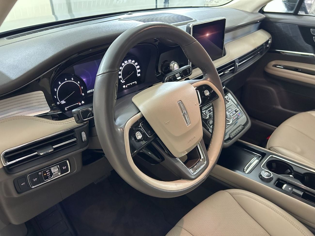 Lincoln Corsair COR222 / FREE Insurance + Registration / AL TAYER MOTORS / AL QOUZ SHOWROOM