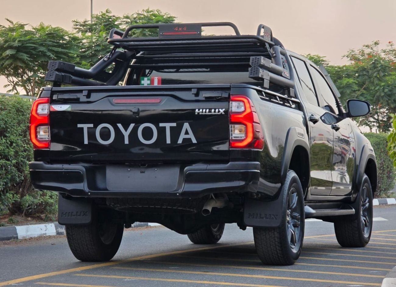 Toyota Hilux DOUBLE CABIN | RHD | 2.8 DIESEL ENGINE | 4WD | AT