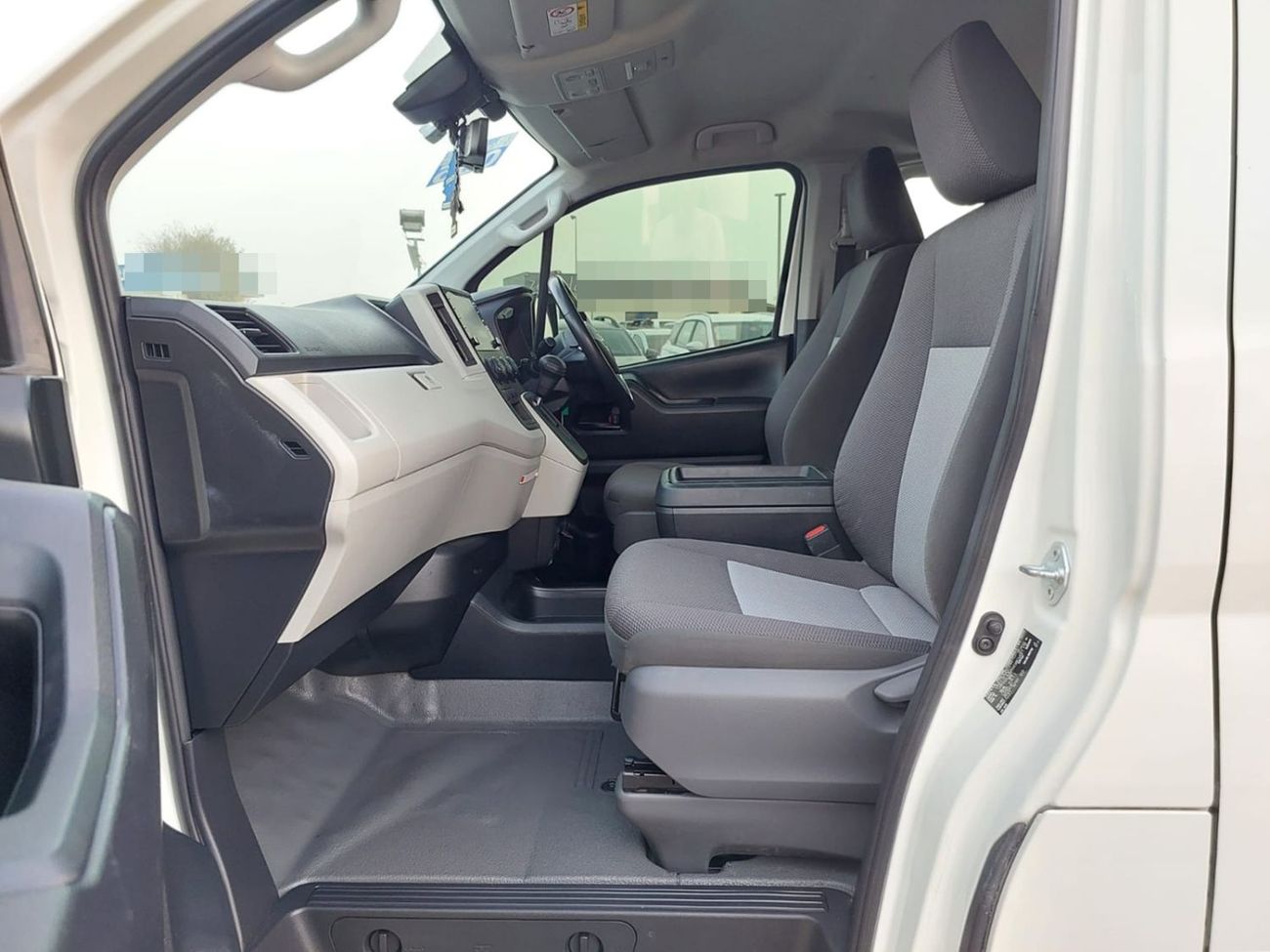 Toyota Hiace TOYOTA HIACE COMMUTER VAN RHD 2022 MODEL 2.8 L DIESEL AUTOMATIC(PM42119)