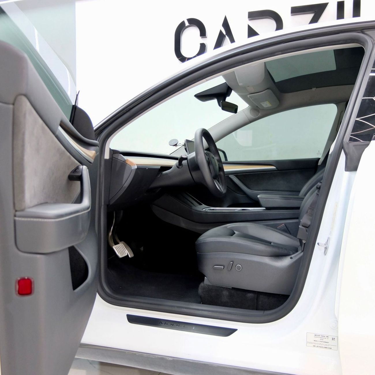 تسلا موديل Y Performance (AWD)