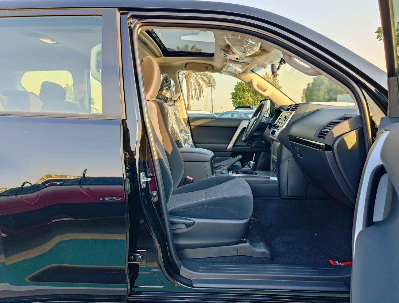 تويوتا برادو TXL / 2.7L Petrol / Push Start / Digital AC / Sunroof (CODE # P27TXLDV5)