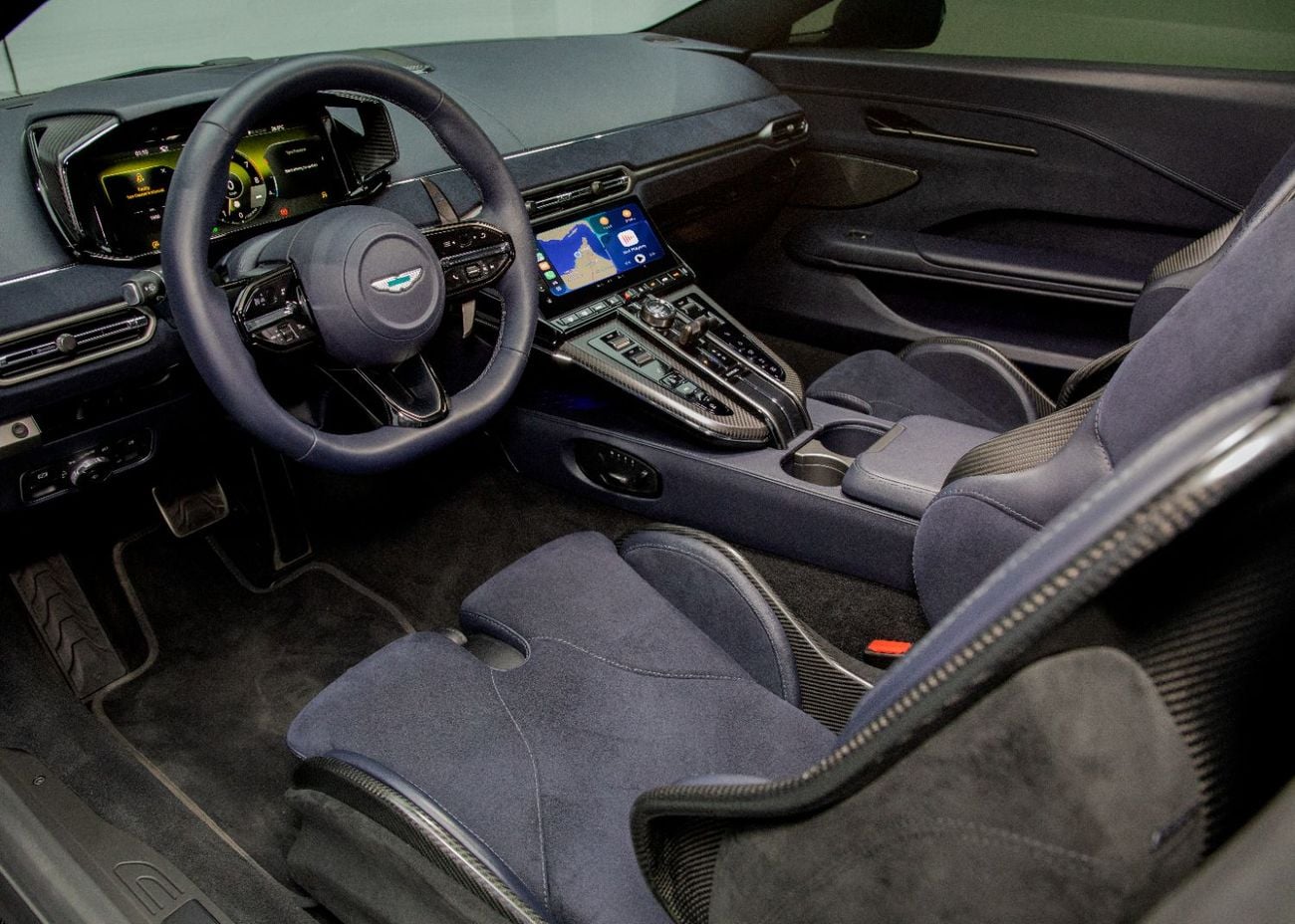 Aston Martin Vantage Standard V8