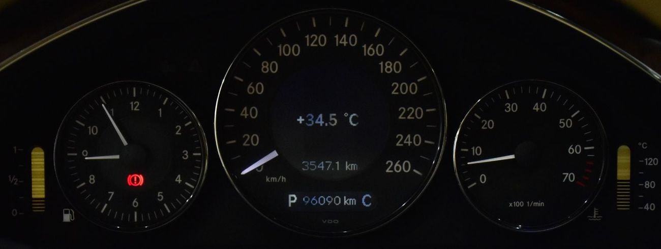 Mercedes-Benz CLS 350 EXCELLENT DEAL for our Mercedes Benz CLS 350 ( 2006 Model ) in Black Color Japanese Specs