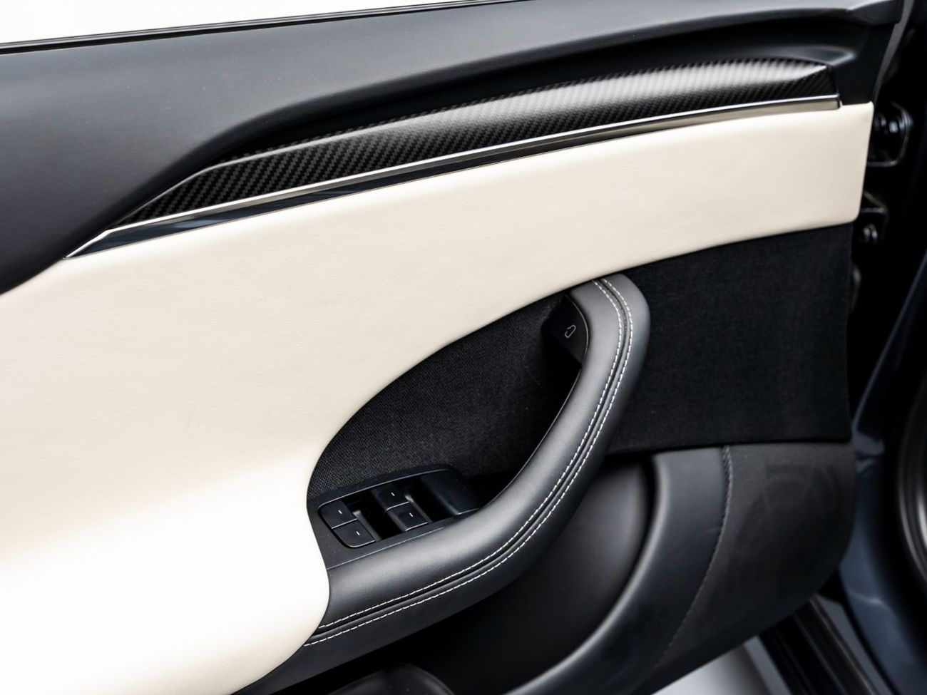 Tesla Model S Plaid (AWD) 2023 Tesla Model S Plaid, 2027 Tesla Warranty, Tesla Battery Warranty, Low KMs, GCC