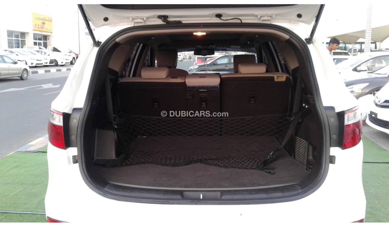 Hyundai Santa Fe HYUNDAI SANTAFE 2015 WHITE KHALIGE 3.3 PANORAMA 4WD PERFECT