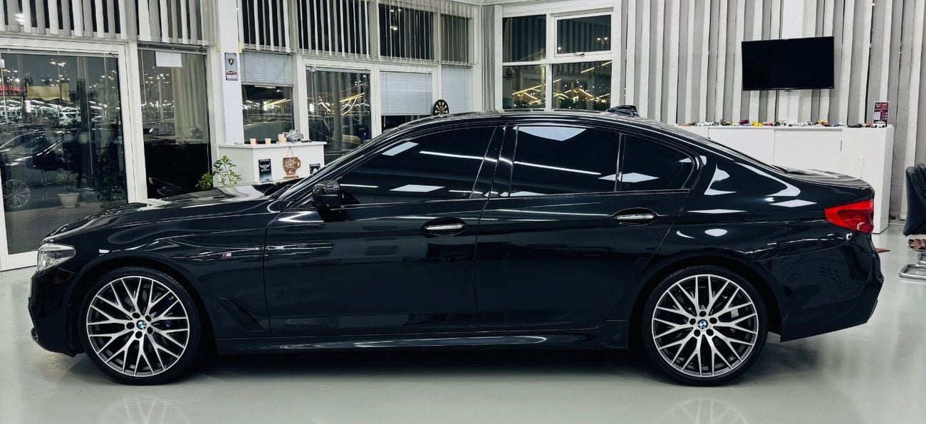 بي أم دبليو 530i Luxury M Sport Package 2.0L