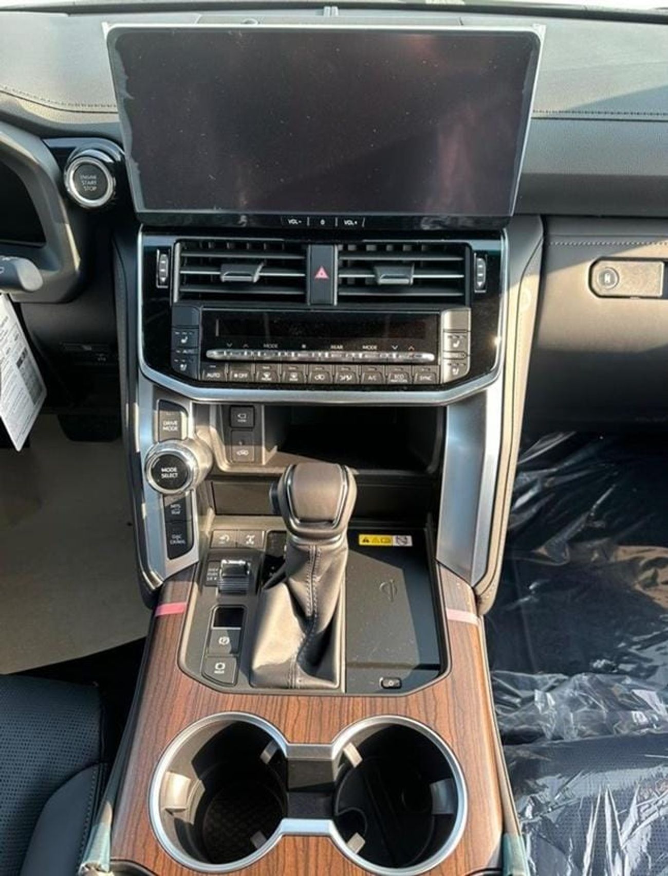 تويوتا لاند كروزر 2026 Toyota Land Cruiser LC300 VX (High-Option with Radar) 3.5L V6 Twin Turbo Petrol A/T 4WD Export