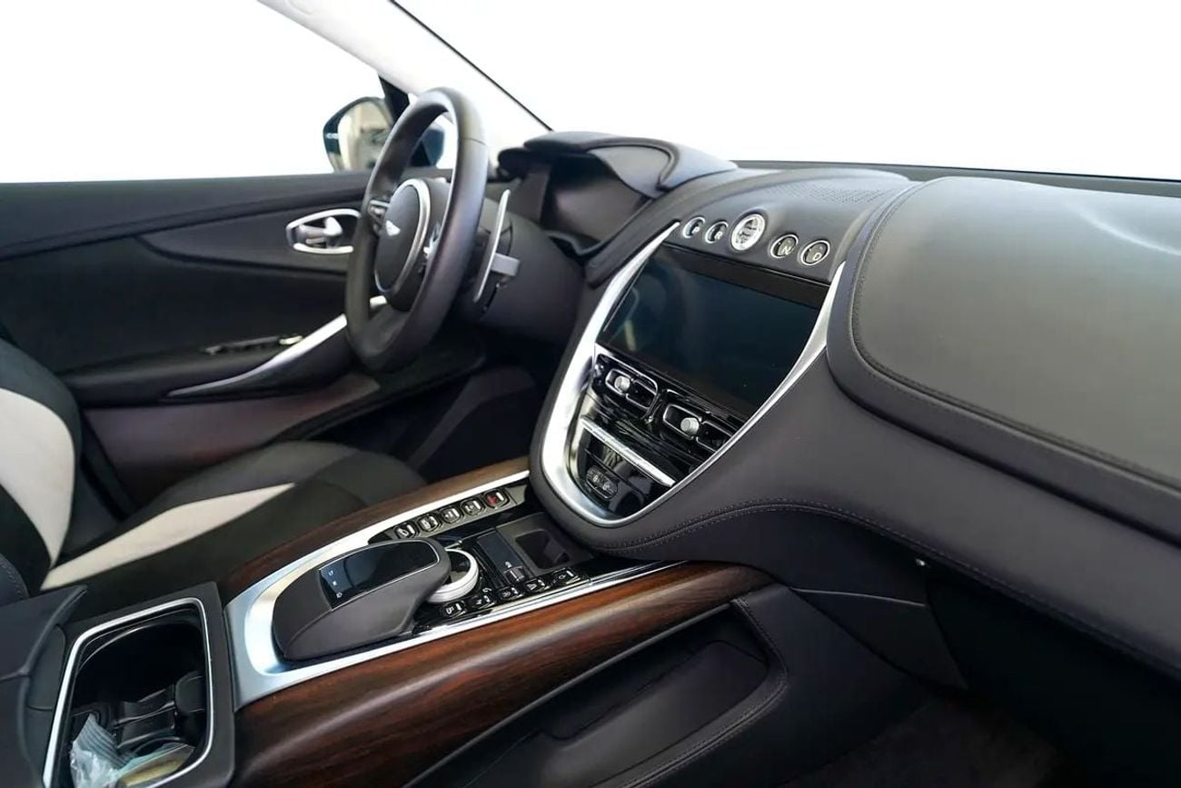 Aston Martin DBX STD