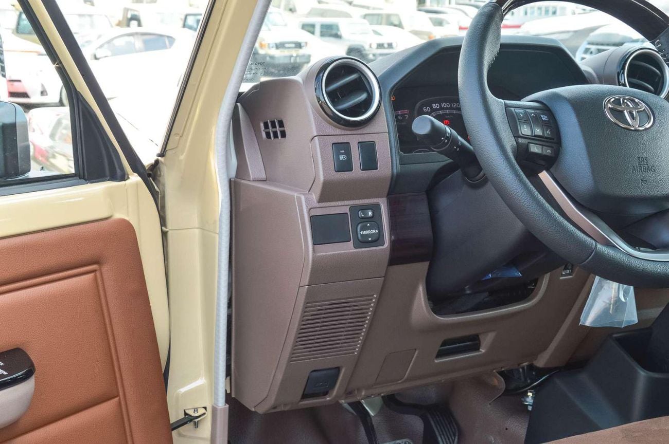 تويوتا لاند كروزر بيك آب TOYTOA LAND CRUISER 79 4.0L 4WD AT DC PICKUP 2025