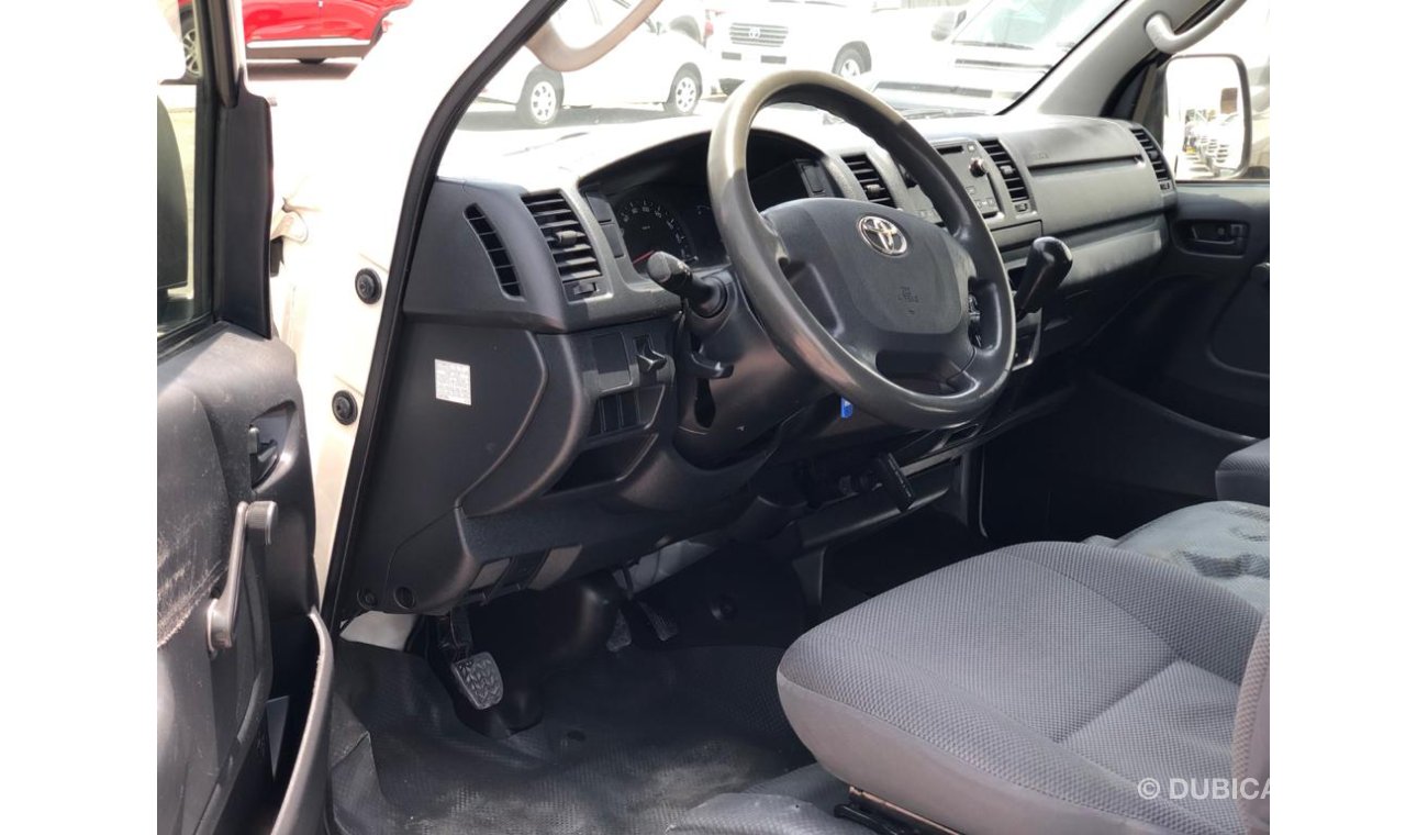 Toyota Hiace MINT CONDITION, GCC SPECS, STANDARD ROOF, CODE-39974