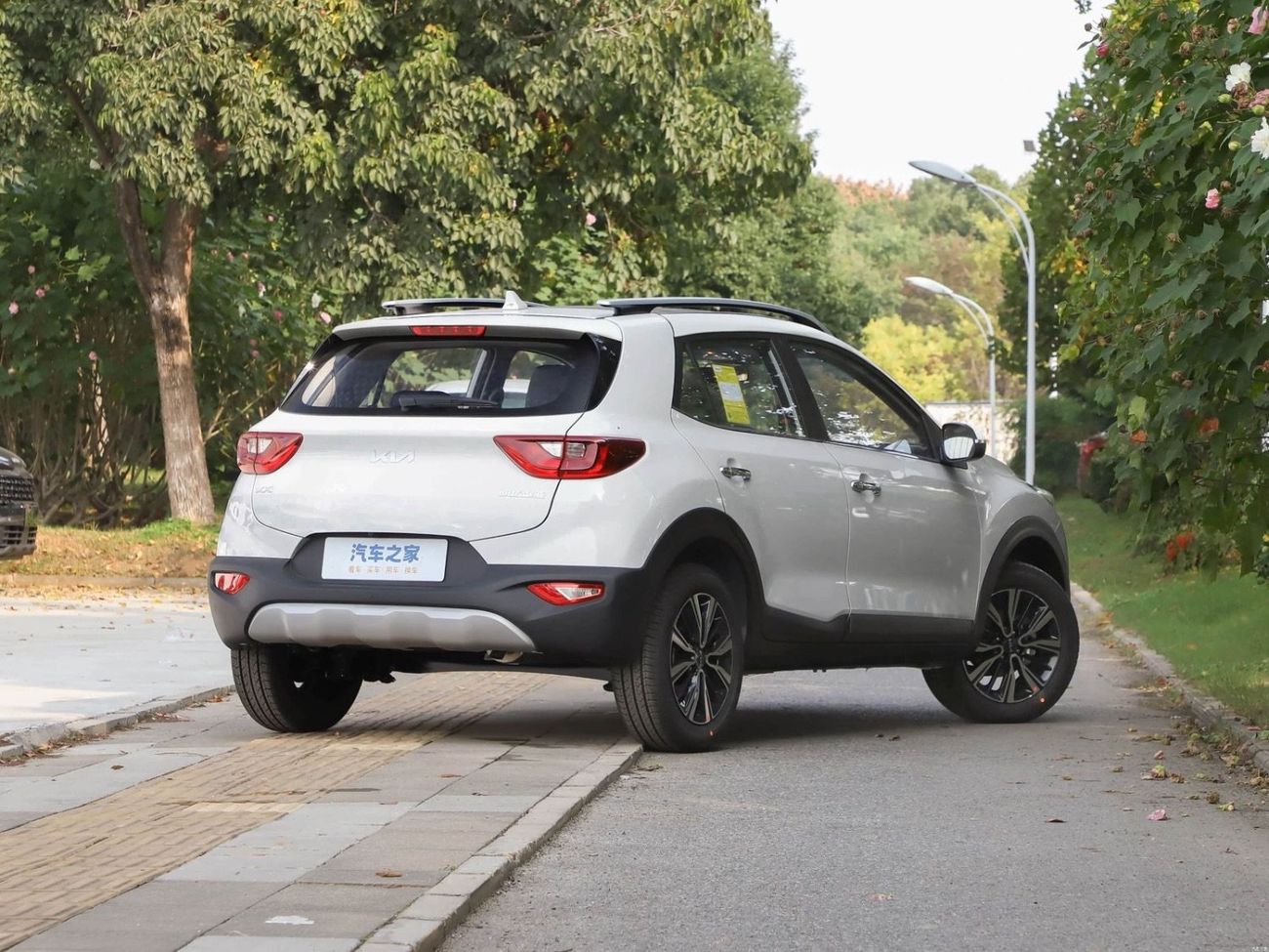 Kia KX1 Kia kX1 / Chinese / white / 0km