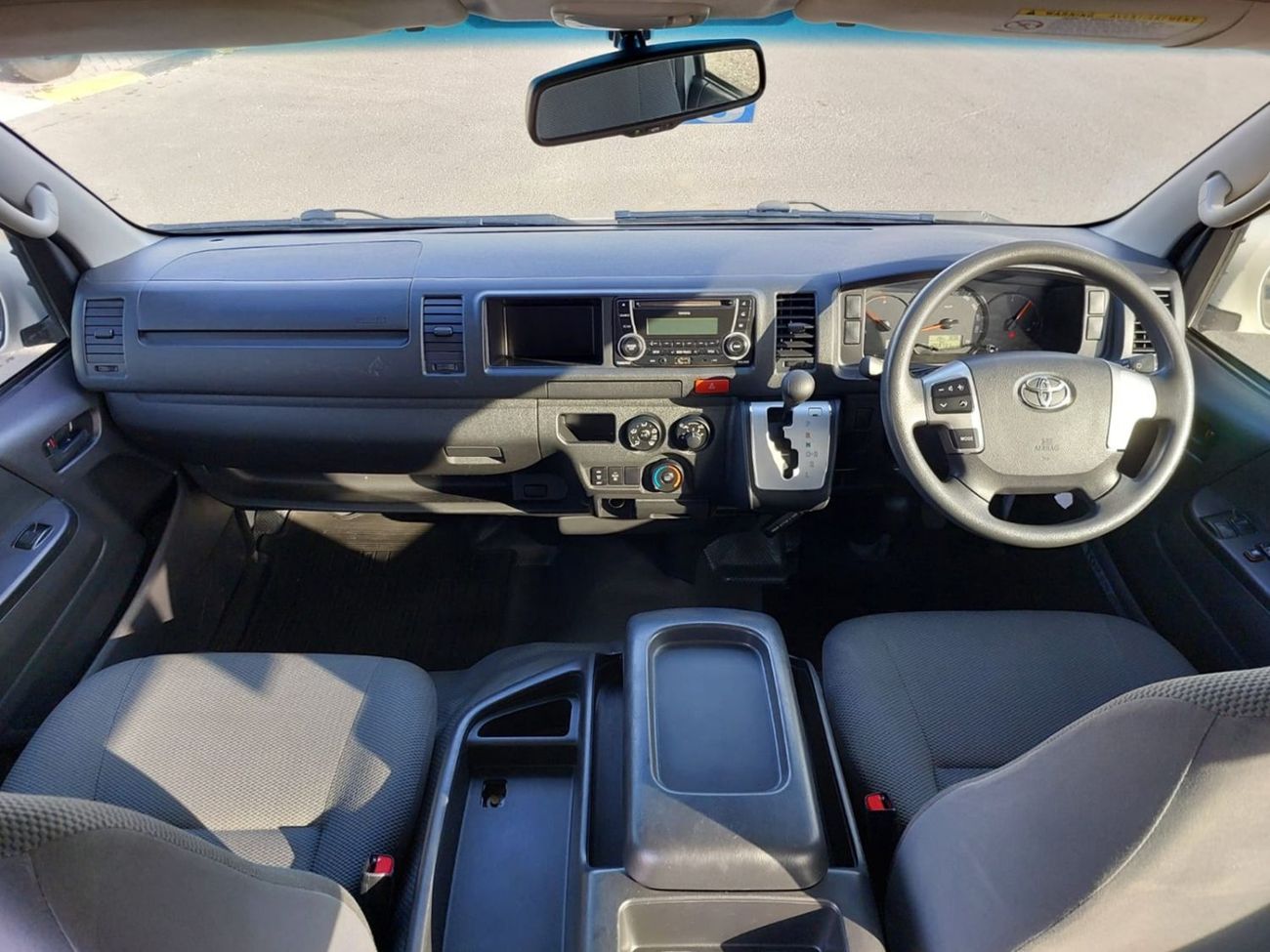 تويوتا هاياس TOYOTA HIACE COMMUTER VAN RHD 2014 MODEL 3.0 L DIESEL AUTOMATIC(PM21971)