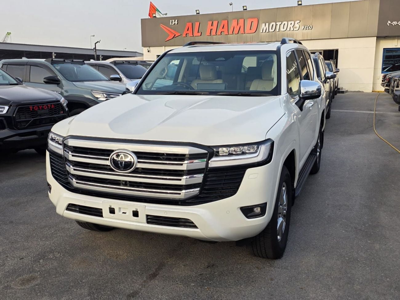 تويوتا لاند كروزر Brand New Toyota land cruiser LC300 ,SAHARA ,year 2025 ,Right Hand Drive ,Diesel 3.3L only For expor