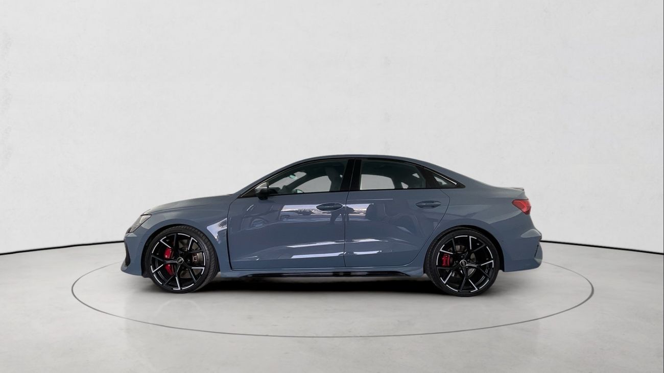 أودي RS3 TFSI quattro | شامل الضمان | 0 ﺪﻔﻋﺓ ﺃﻮﻟﻯ