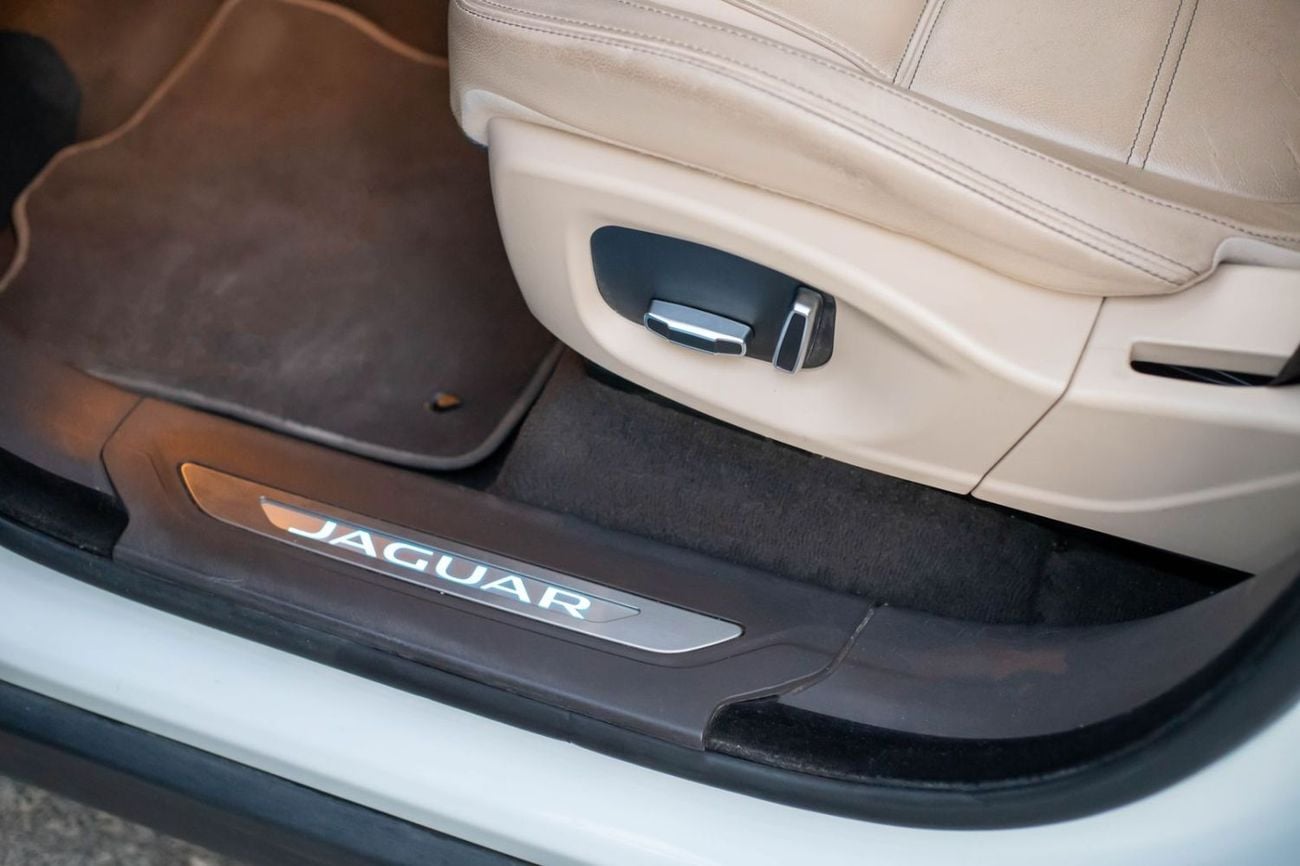 Jaguar F Pace Prestige 2.0L | Under Warranty