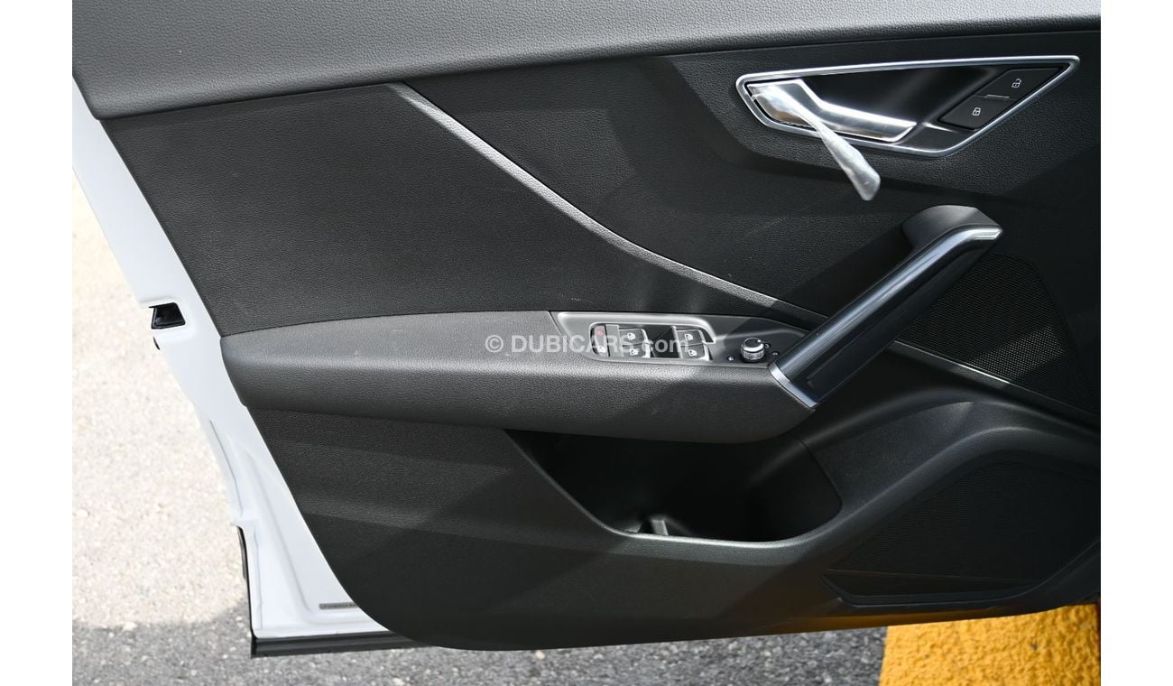 Audi Q2 Audi Q2L 30 e-tron, FWD, SUV, 4 Doors, Electric Engine, Leather seats, Sunroof, Rear Camera, 17 inch