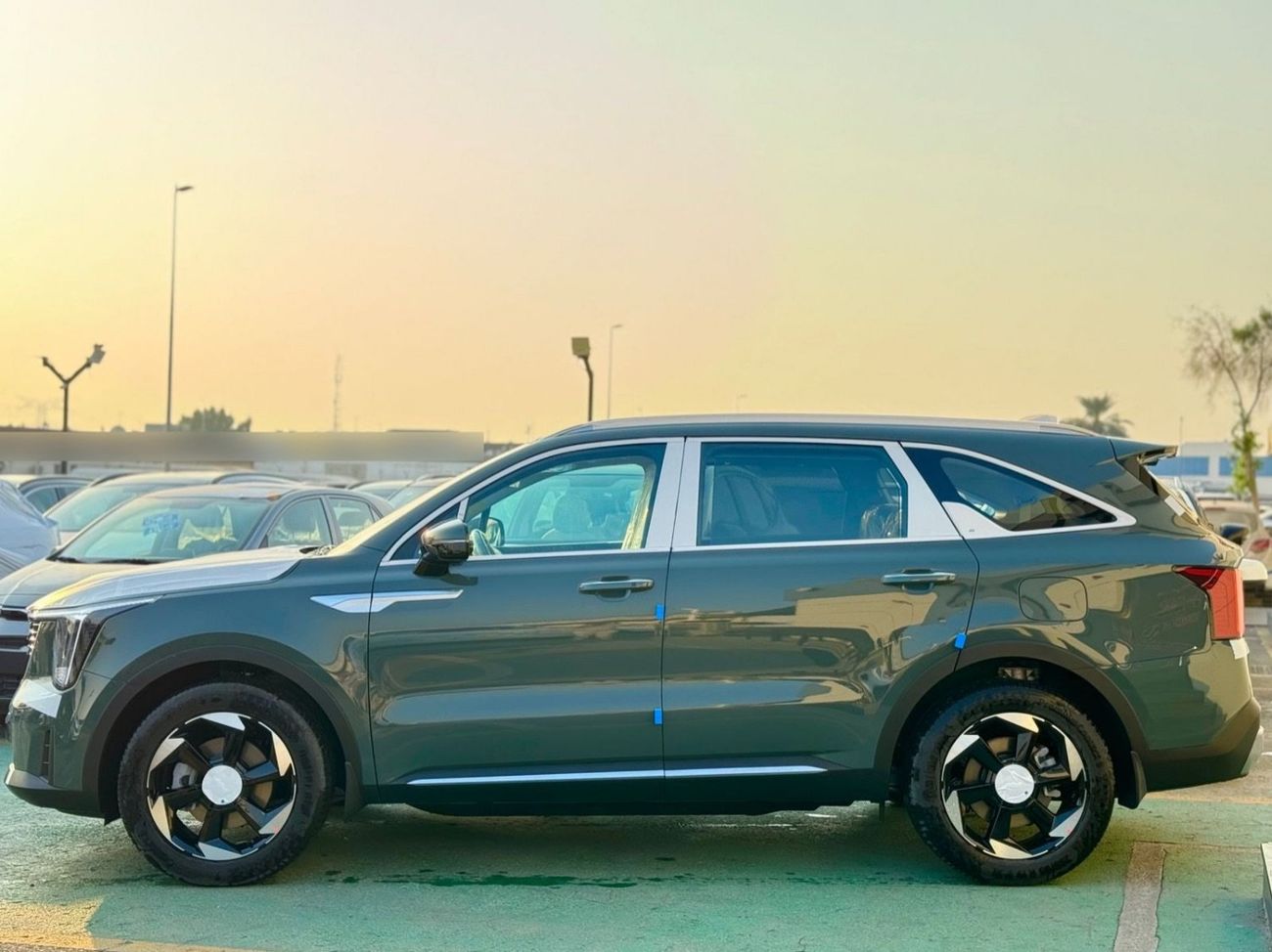 Kia Sorento KIA SORENTO 1.6L (HYBRID) - 2025 MODEL -MID OPTION