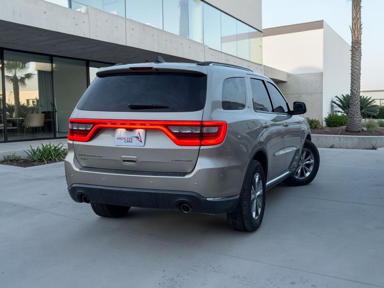 دودج دورانجو DODGE DURANGO HEMI LIMITED | 5.7L V8 | 2015 | GCC SPECS