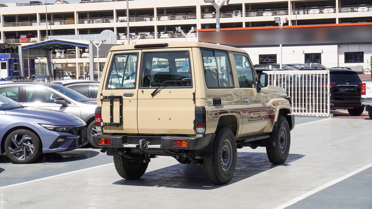 Toyota Land Cruiser 70 4.0L V6 M/T