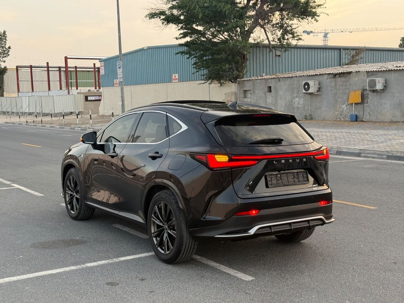 لكزس NX350 F SPORT