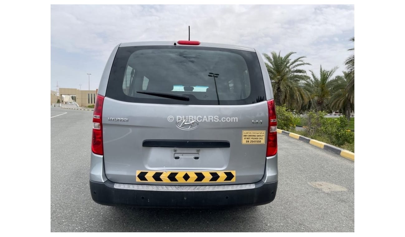 Hyundai H-1 HYUNDAI H1 2,5 (GCC SPEC) - 2018- VERY GOOD CONDITION