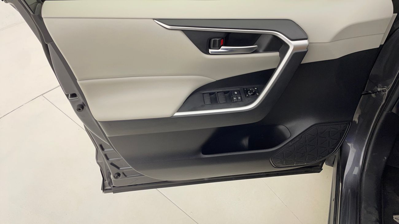 Toyota RAV4 ADVENTURE 2.5 | Zero Down Payment | Free Home Test Drive