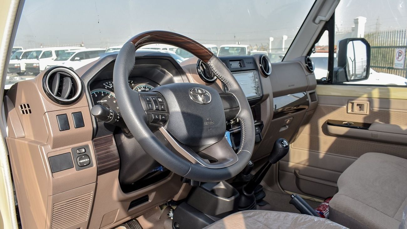 تويوتا لاند كروزر بيك آب 4.0L V6 Petrol Single Cabin