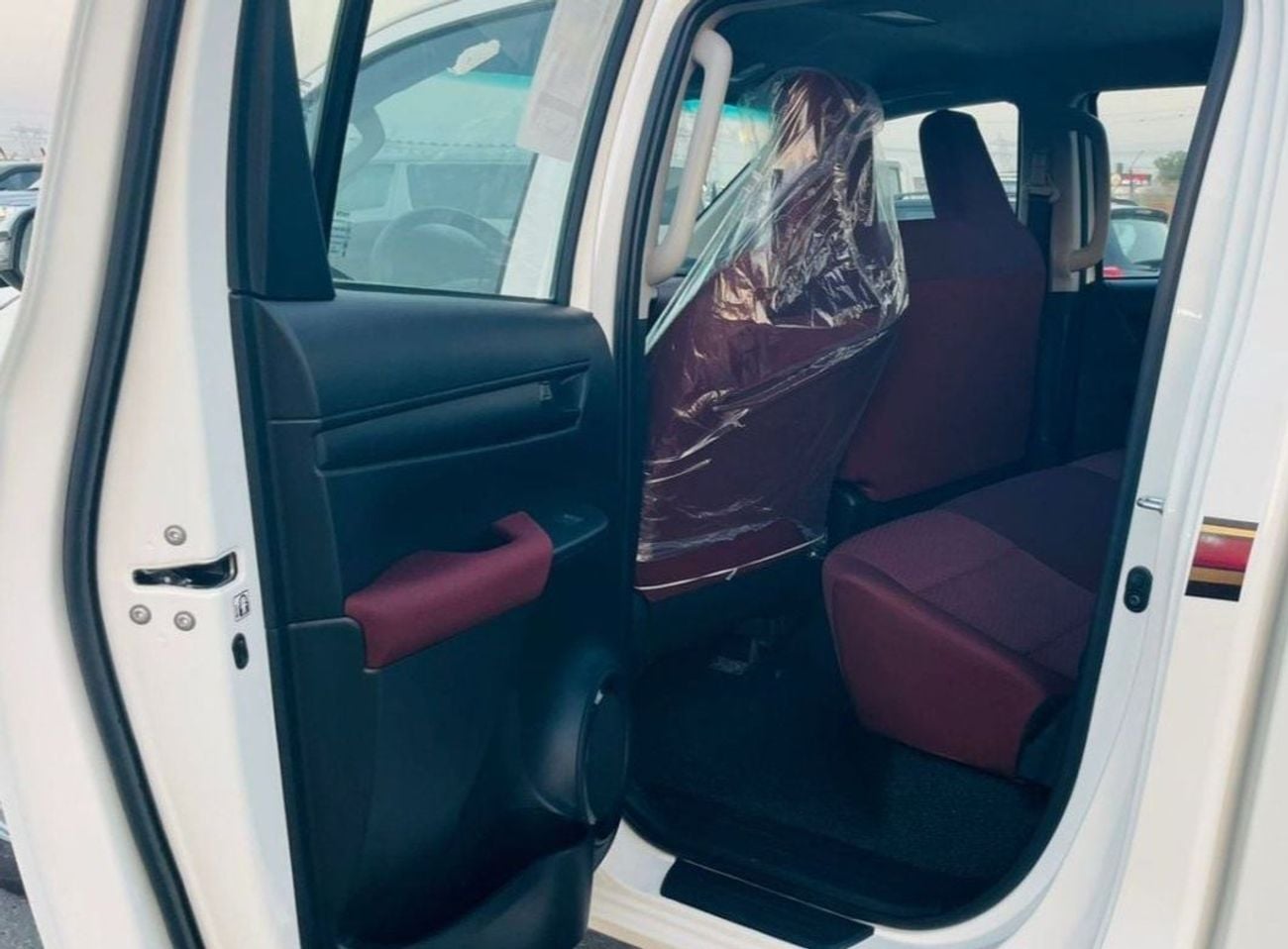 تويوتا هيلوكس PREMIER GL 2.4L Double Cab Utility