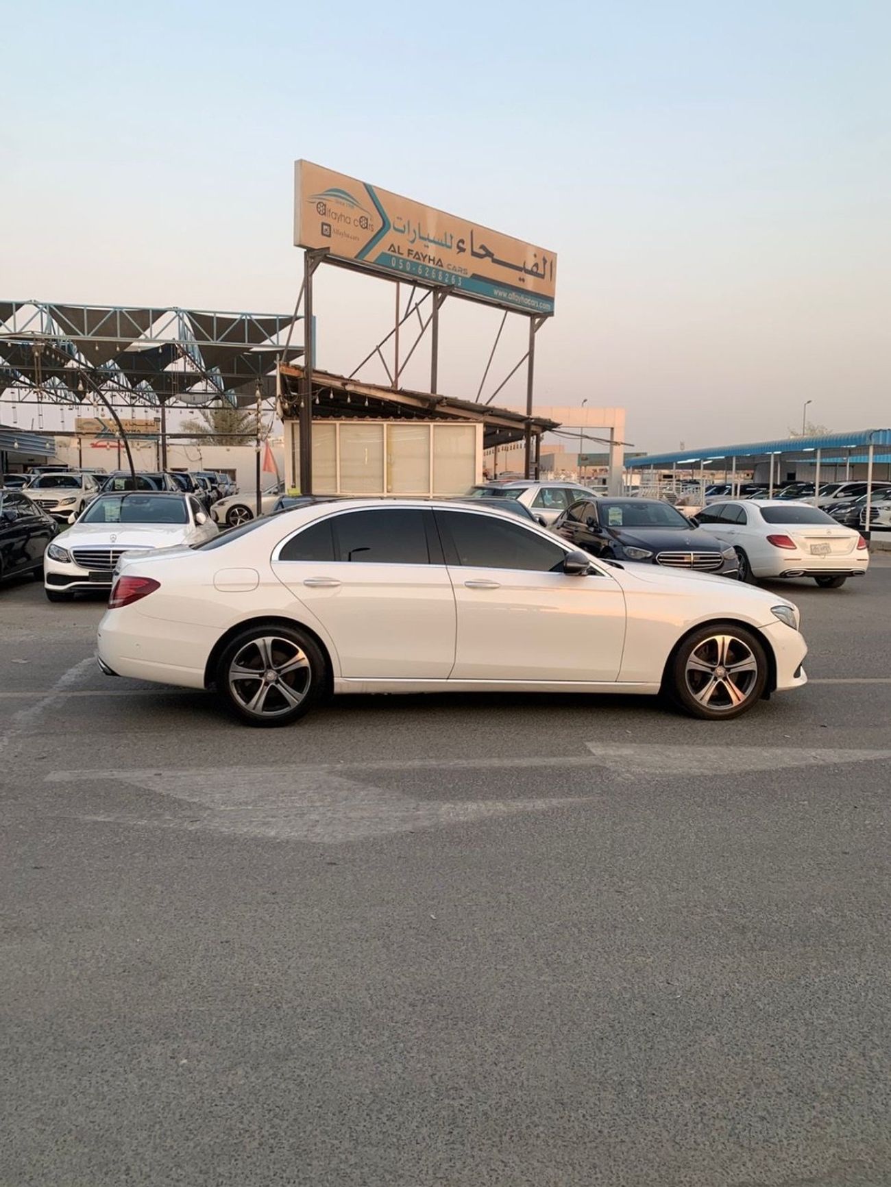 مرسيدس بنز E300 Mercedes-Benz E300 4Matic panorama V4 2.0L Model 2017 Price:90.000AED  Mileage:140.000 Km  Specifica