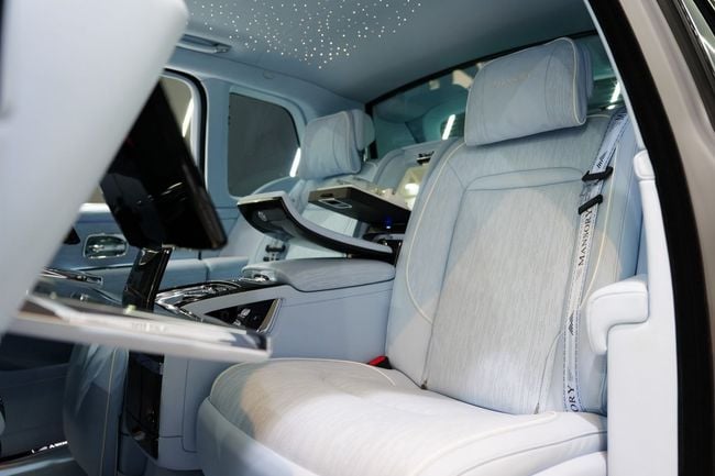 Rolls-Royce Cullinan BLACK BADGE, миниатюра 28