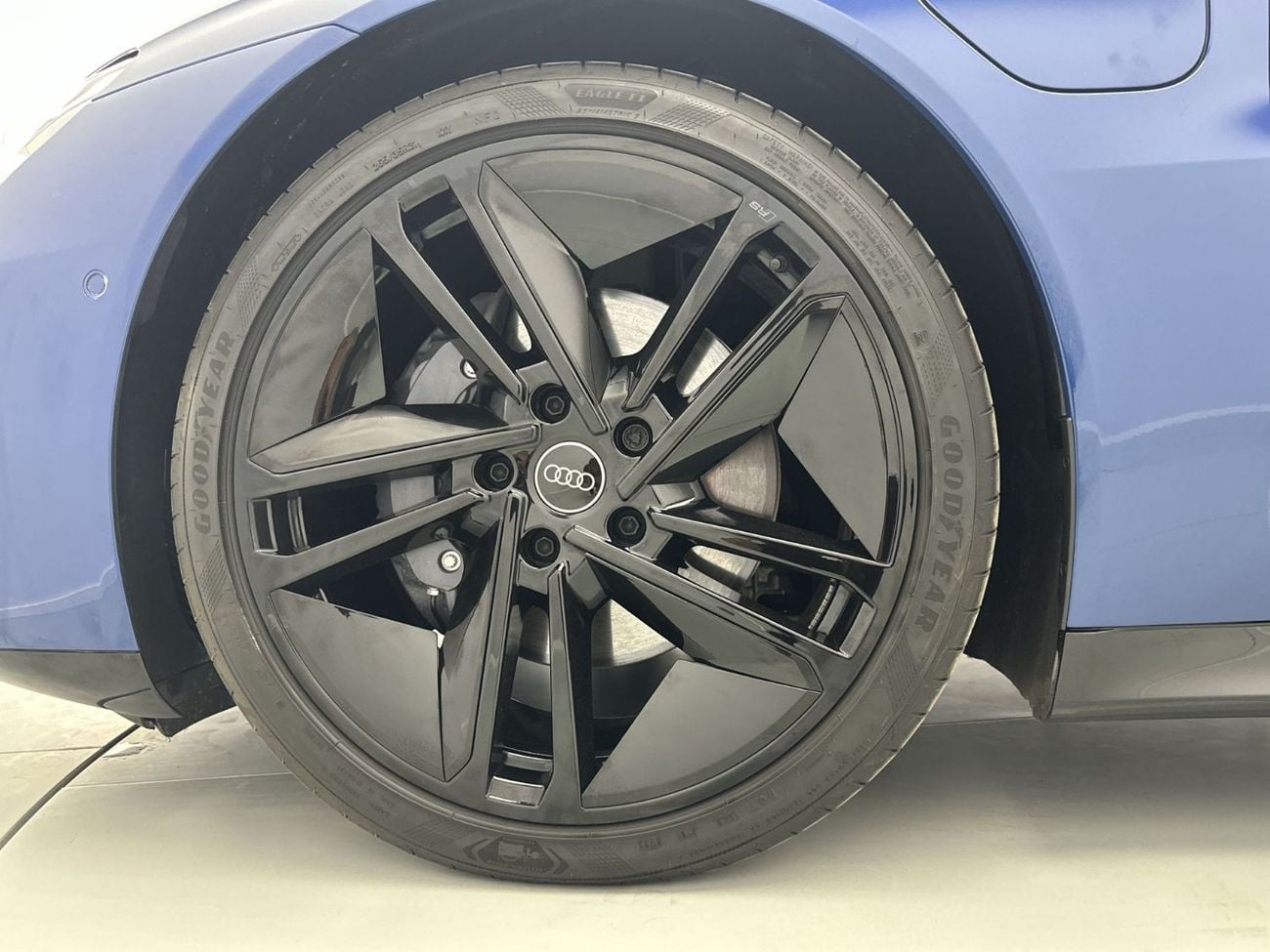 أودي إي ترون جي تي quattro 530hp Exclusive Edition (Ref# 007401)