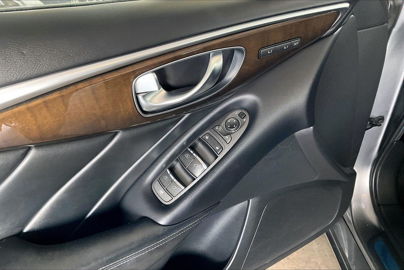 Infiniti Q50 Premium / Luxe | Guaranteed Warranty | 0 Down Payment