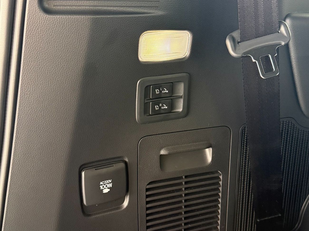 تويوتا لاند كروزر 2026 LAND CRUISER 300 GR SPORT 3.3 DIESEL **EXPORT ONLY**التصدير فقط خارج الخليج***