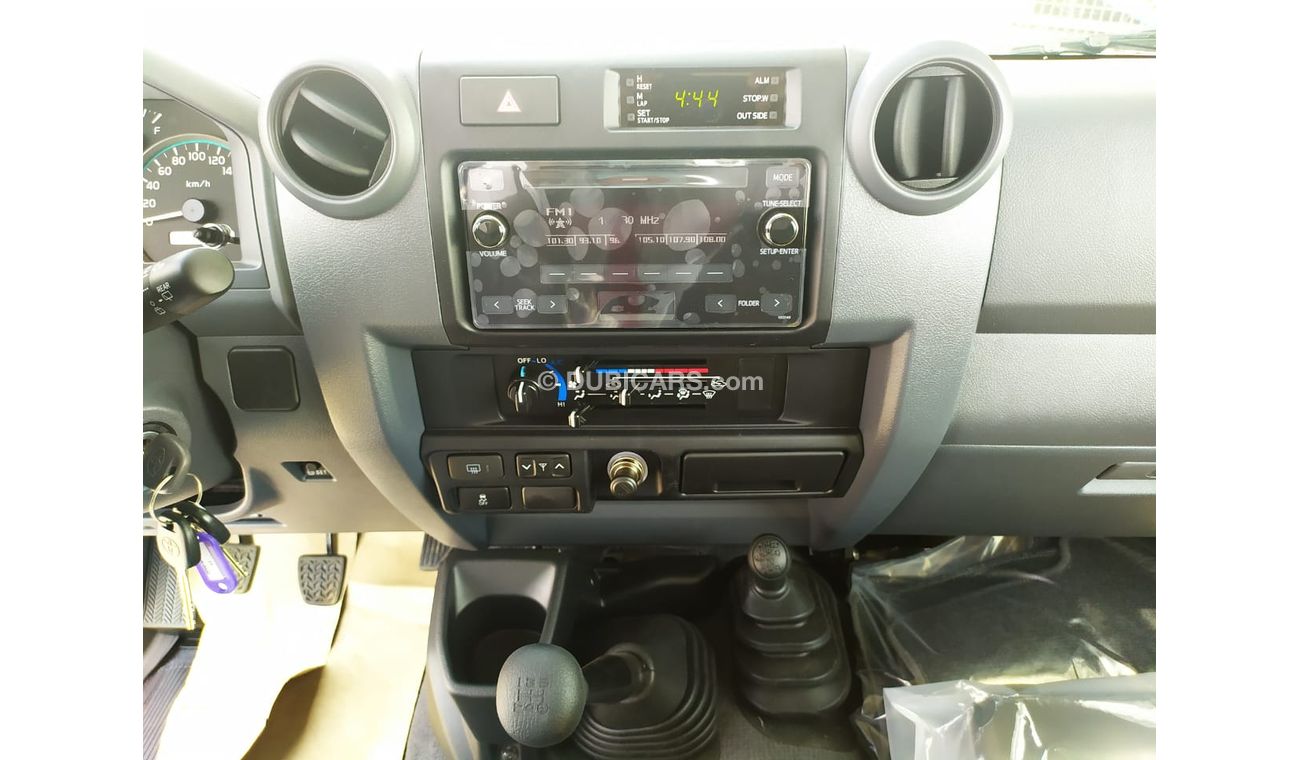 Toyota Land Cruiser 70 76 DLX LX V6 4.0L PETROL 5 SEAT MANUAL TRANSMISSION