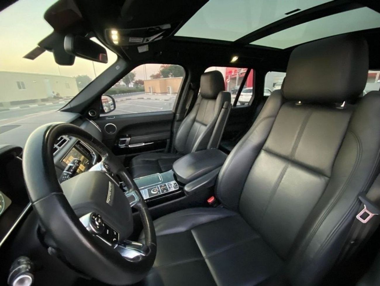 لاند روفر رينج روفر GCC SPEC NEAT AND CLEAN