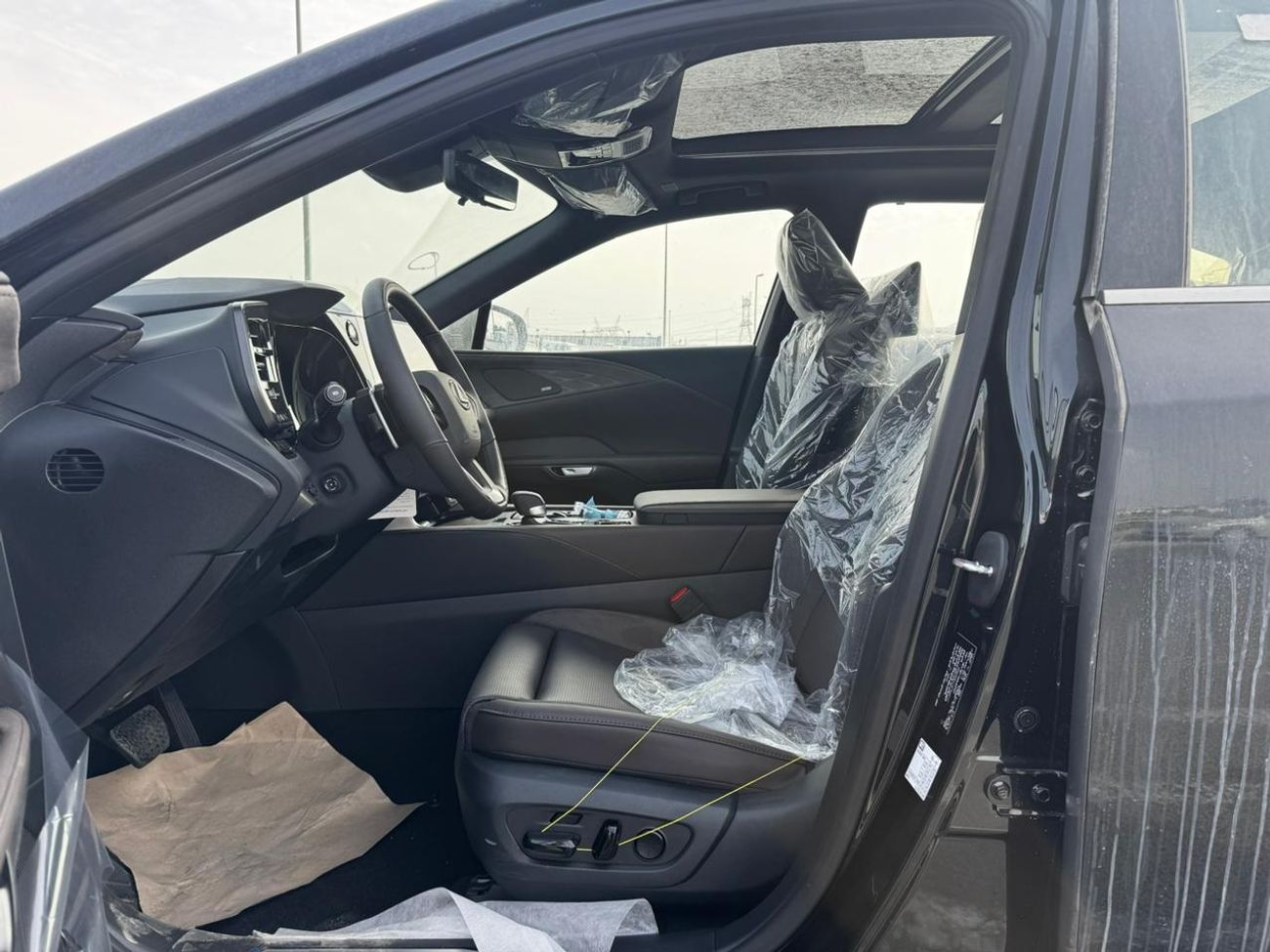 لكزس RC 350 The 2026 Lexus RX350 Signet (GCC/UAE Spec) is a luxury AWD SUV