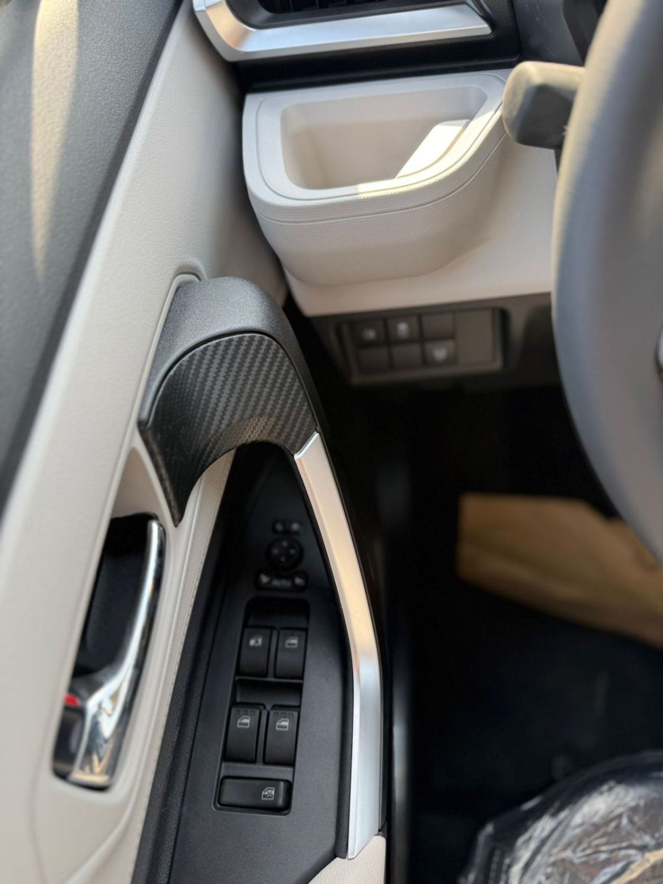 Toyota Veloz VELOZ - V Full Option 1.5L 4 Cylinders - 7 Seats 2025 Model