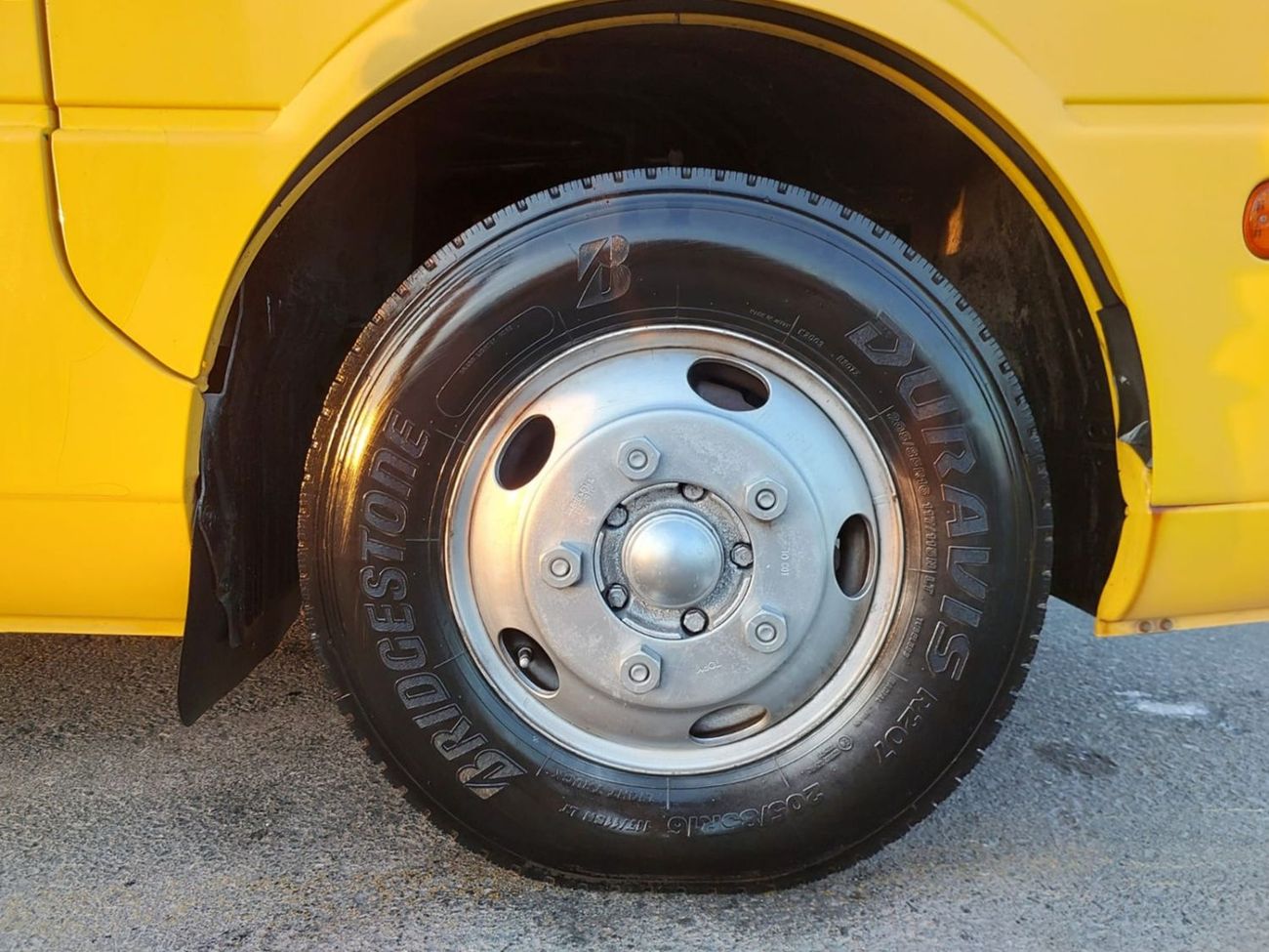 ميتسوبيشي روزا MITSUBISHI ROSA BUS RHD 2004 MODEL 4.2 L DIESEL AUTOMATIC(PM00674)