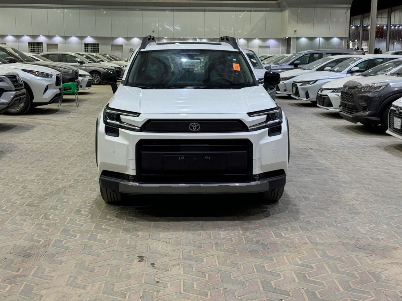 Toyota RAV4 2.5 ADVENTURE HYBRID, RADAR, ALLOY WHEELS, SUNROOF, MODEL 2026