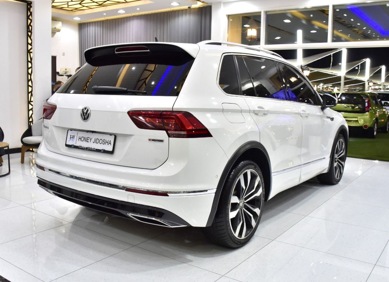فولكس واجن تيجوان EXCELLENT DEAL for our Volkswagen Tiguan R-Line 4Motion ( 2019 Model ) in White Color GCC Specs