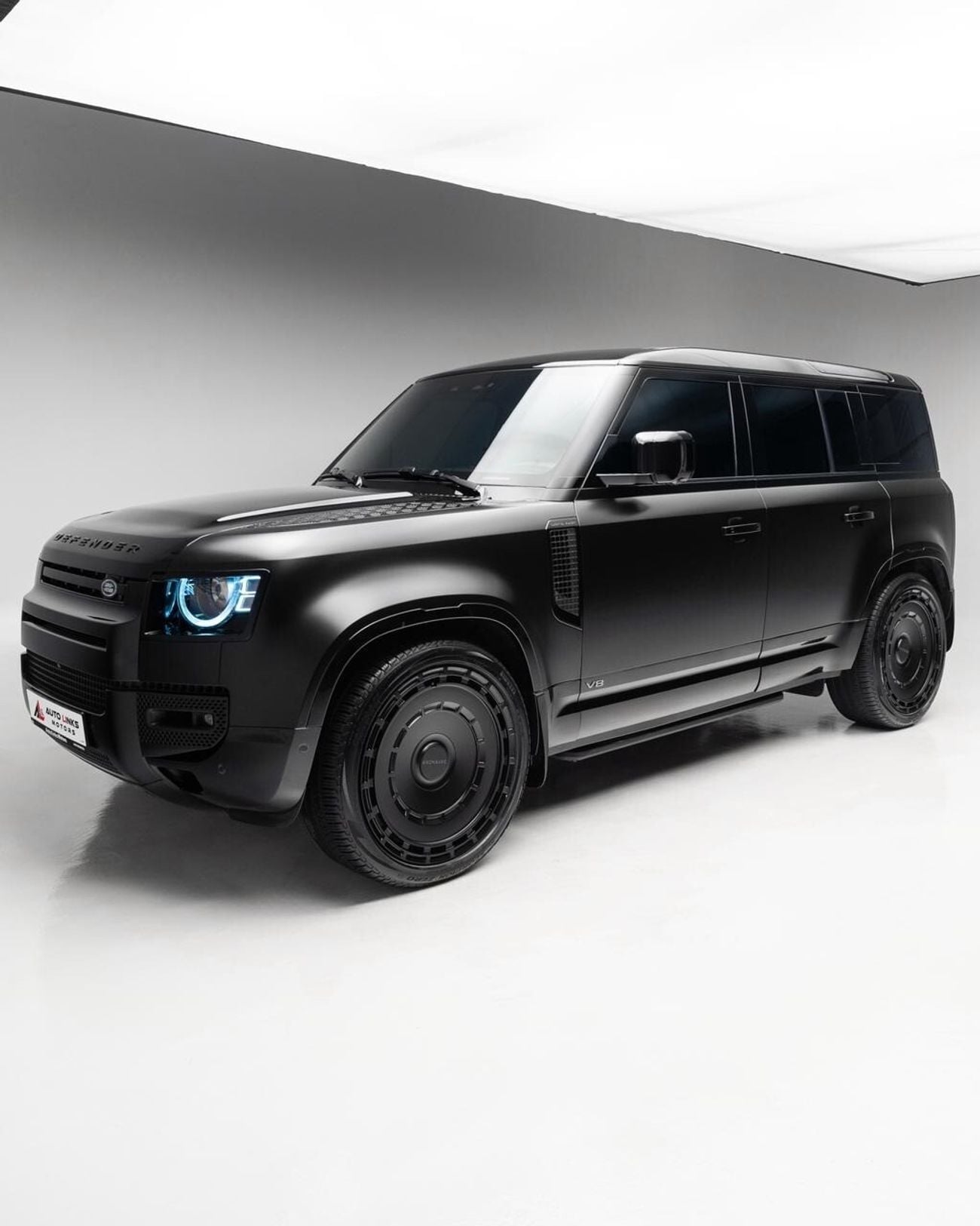 لاند روفر ديفندر 110 X P525 5.0L