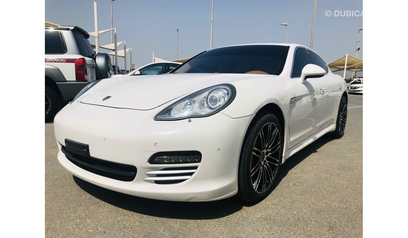 Porsche Panamera 4S